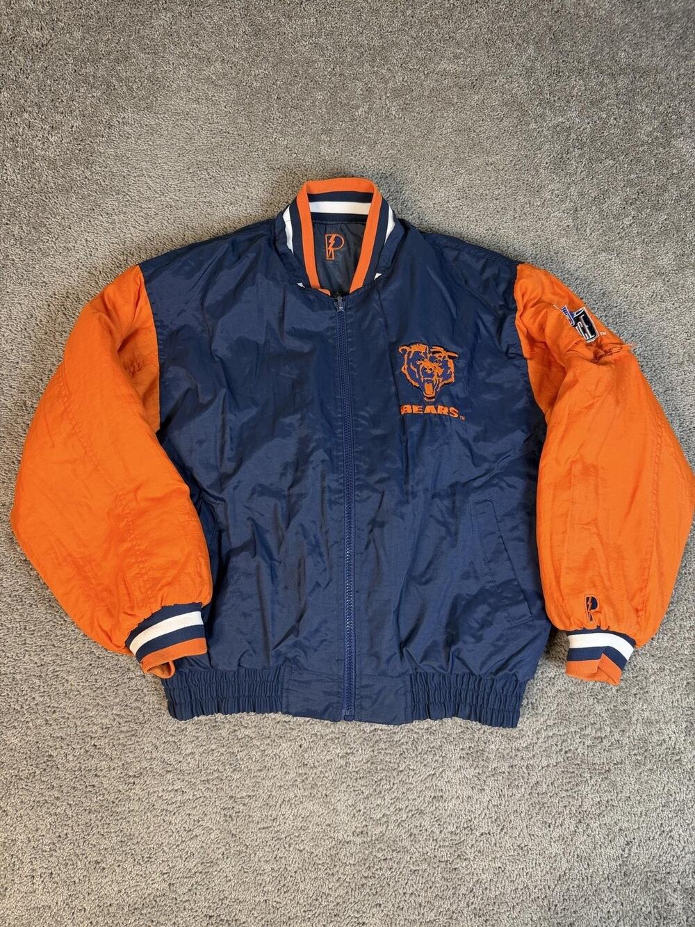 Vintage Chicago Bears Bomber Jacket Mens Medium Reversible NFL Pro Player